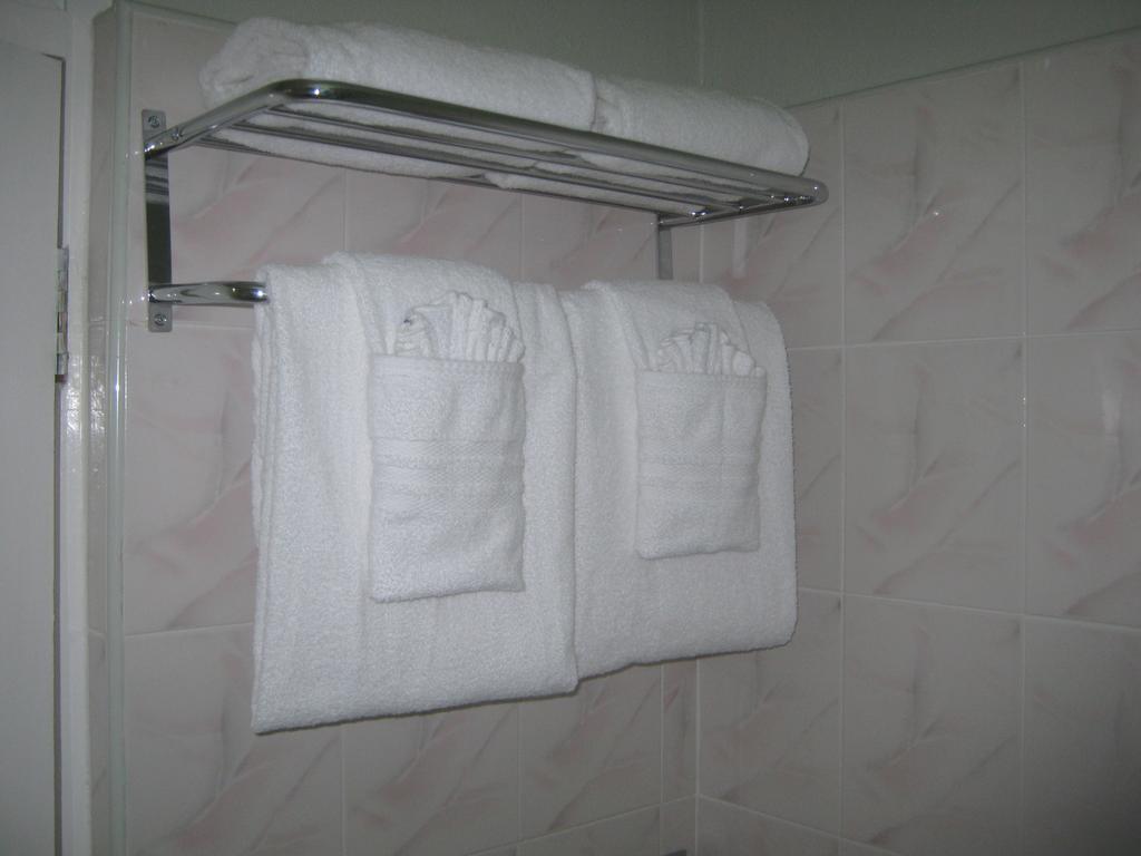 Marchabell By The Sea E22 Apartment Ocho Rios Room photo