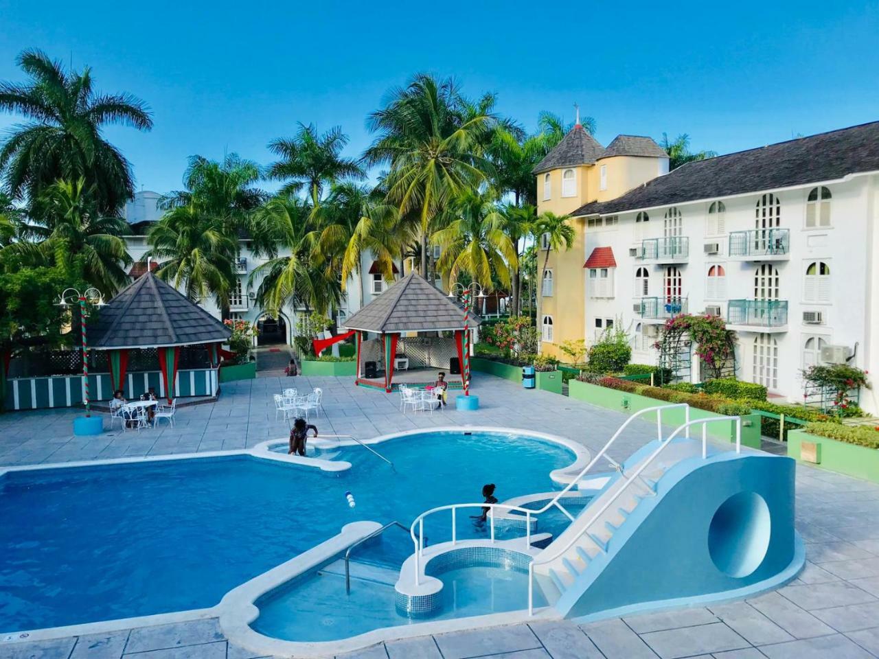 Marchabell By The Sea E22 Apartment Ocho Rios Exterior photo