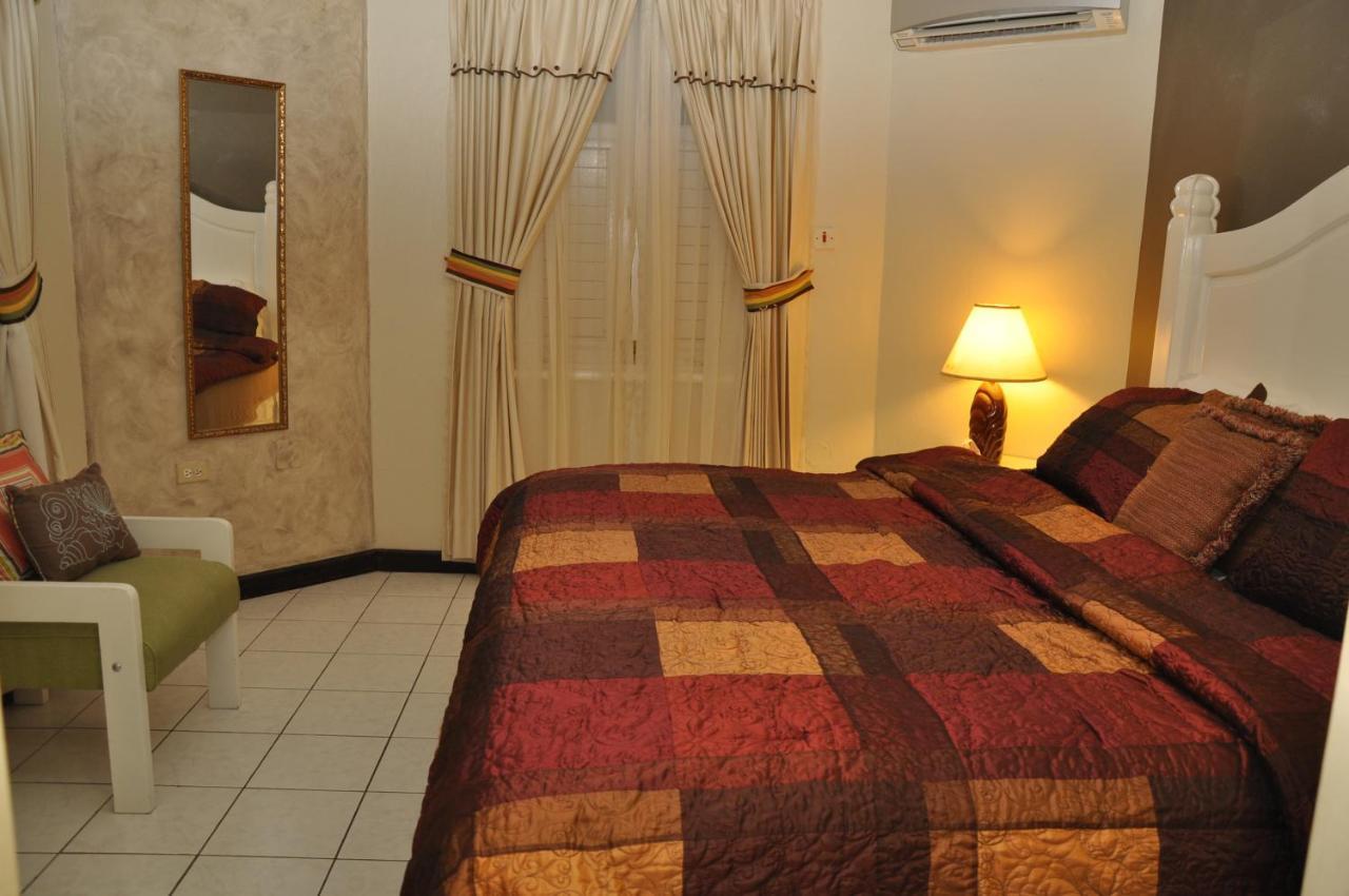 Marchabell By The Sea E22 Apartment Ocho Rios Room photo